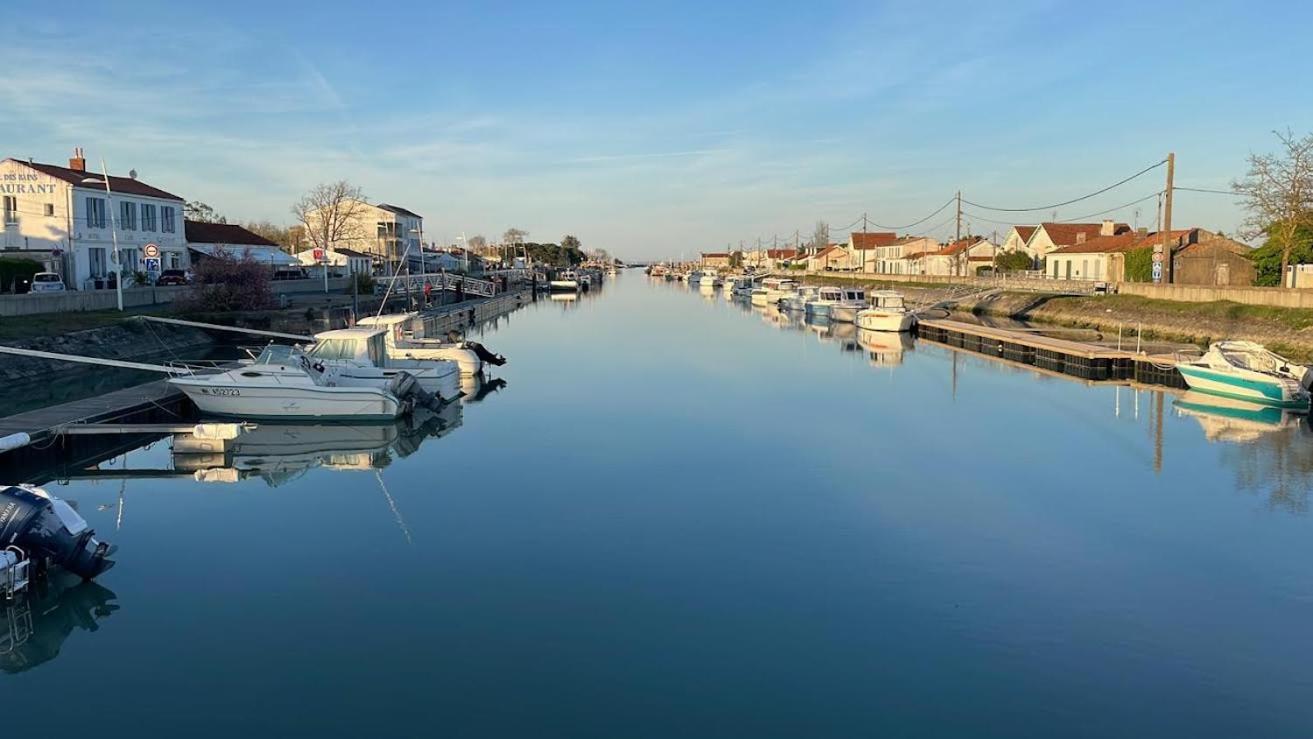 Les Bains Boyardville - Hotel Et Restaurant Екстериор снимка